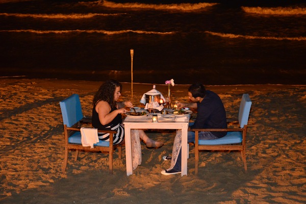 Romantic Beach Dinner at Edde Sands